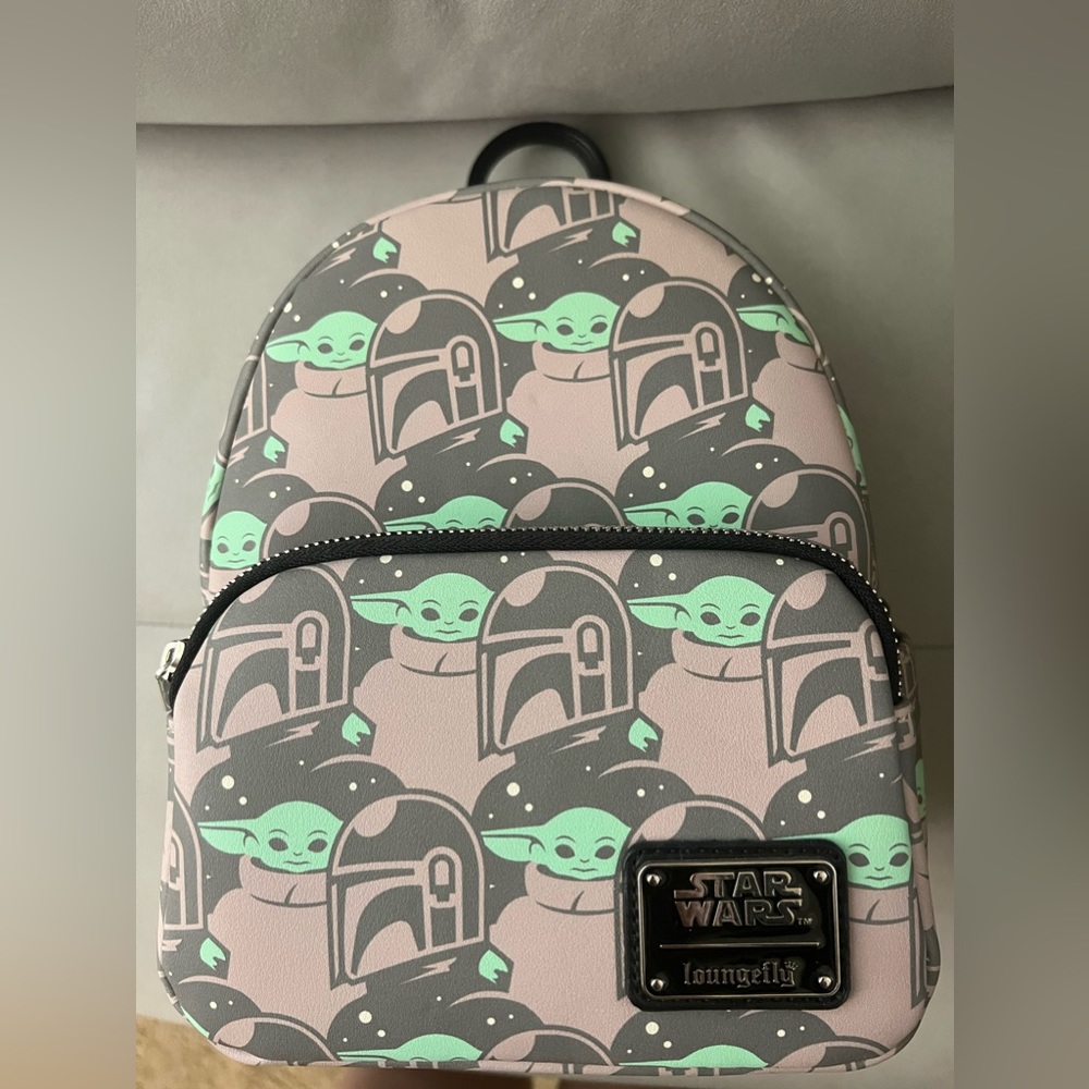 Amazon Exclusive The Mandalorian Loungefly Backpack (New)